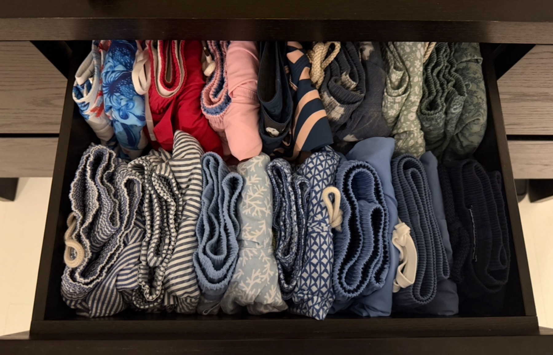 Folded swim drawer