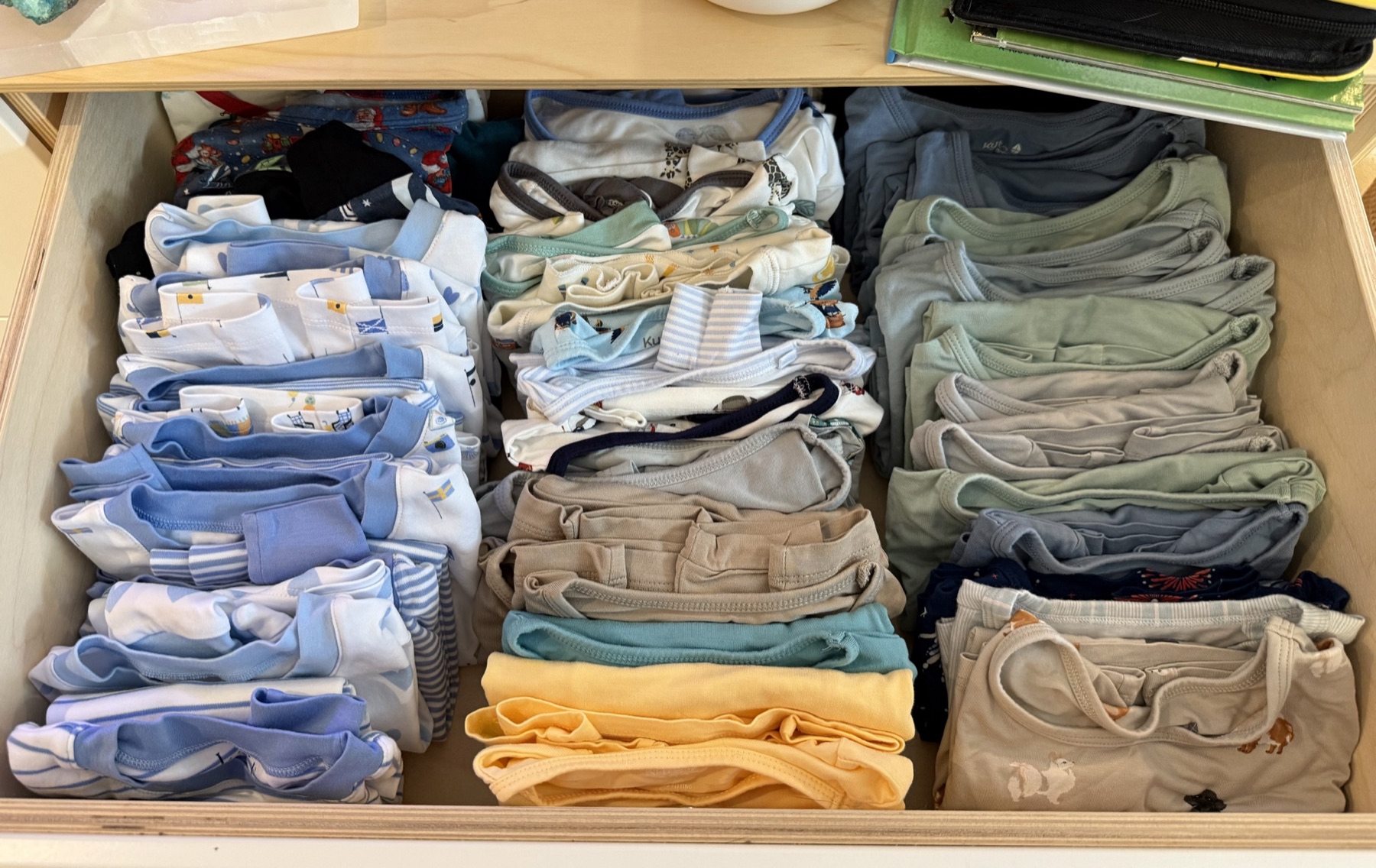 Children's folded drawers